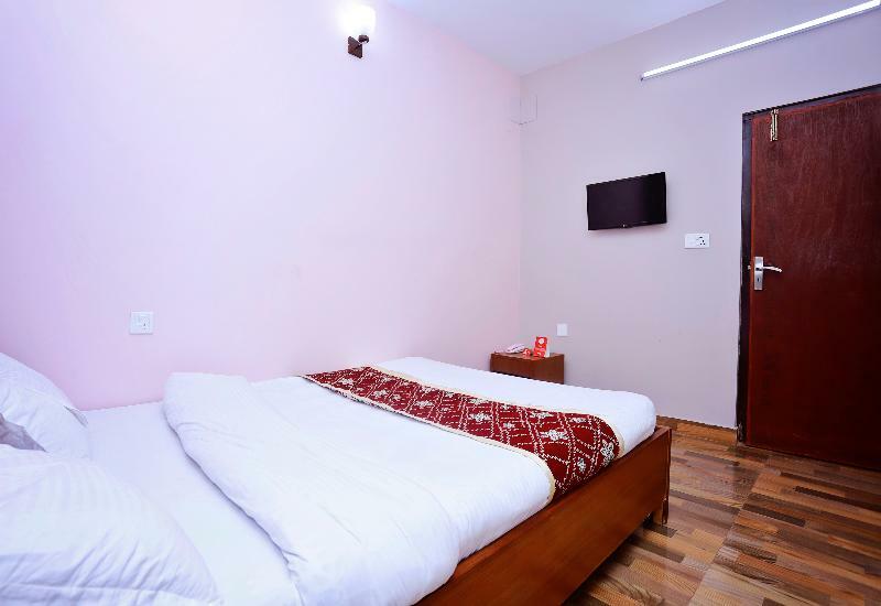 Oyo 575 Api Suites Pokhara Exterior foto