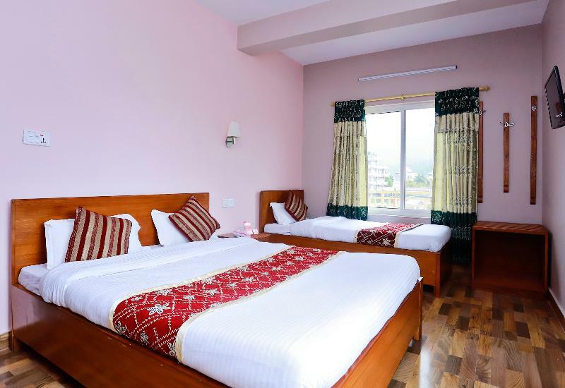 Oyo 575 Api Suites Pokhara Exterior foto