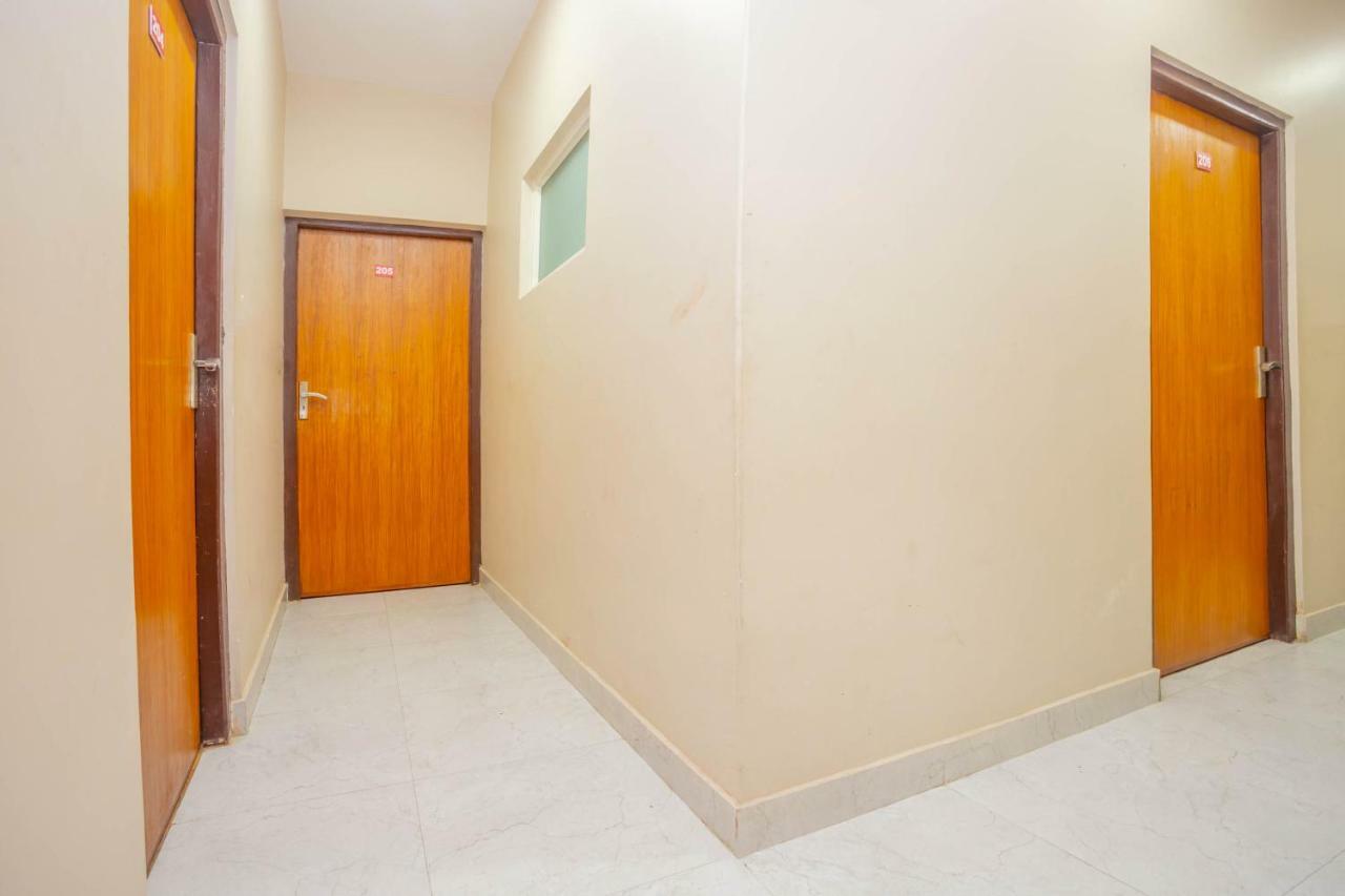 Oyo 575 Api Suites Pokhara Exterior foto